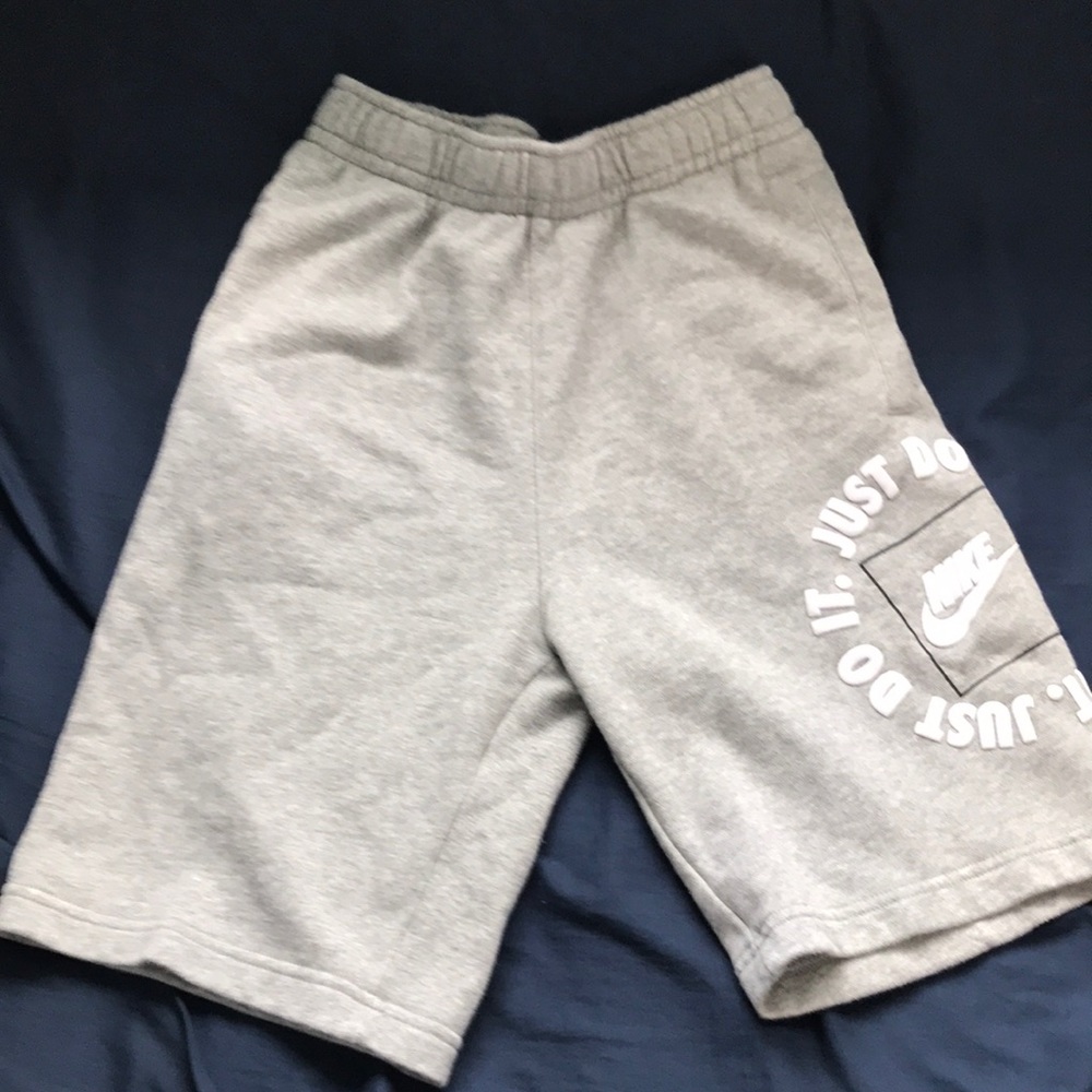 Nike Big Boys Large Cloth Shorts
